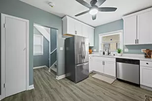 4058 N 24th Pl, Milwaukee, WI 53209 - Photo 8