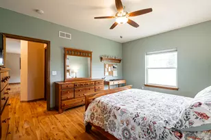 4915 Meadowview Ct, Cedarburg, WI 53024 - Photo 16