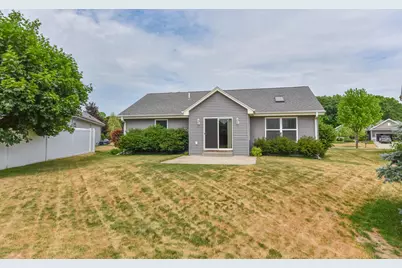 507  Sand Dr, West Bend, WI 53095 - Photo 8