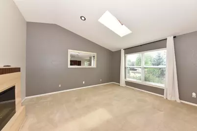 507  Sand Dr, West Bend, WI 53095 - Photo 4