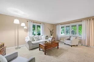1 Cherrywood Ct, Racine, WI 53402 - Photo 8