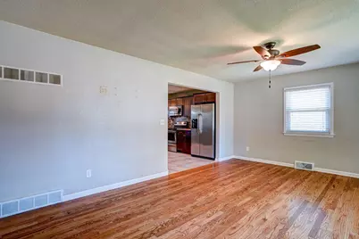 4015  Harding Rd, Kenosha, WI 53142 - Photo 20