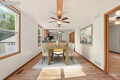 928 E Land Pl #A, Milwaukee, WI 53202 - Photo 8