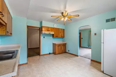 6213 S Elaine Ave, Cudahy, WI 53110 - Photo 10
