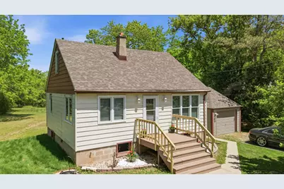 11810 W Howard Ave, Greenfield, WI 53228 - Photo 20