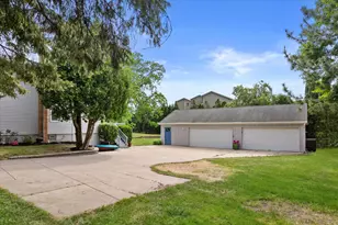 1542 3rd St, Delafield, WI 53018 - Photo 10