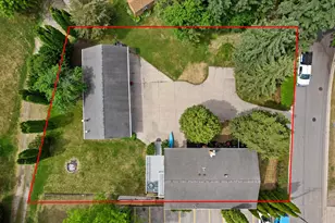 1542 3rd St, Delafield, WI 53018 - Photo 2
