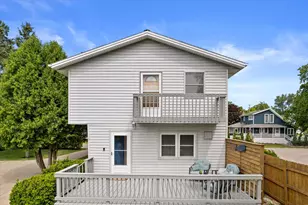 1542 3rd St, Delafield, WI 53018 - Photo 44