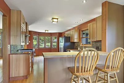 553 W Twin Lakes Rd, Bloomfield, WI 53128 - Photo 2