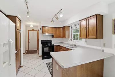 10341 S Oriole Ln, Oak Creek, WI 53154 - Photo 6