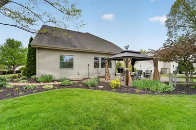 1631  Rolling Green Dr, Racine, WI 53406 - Photo 30