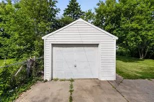 5849 N 62nd St, Milwaukee, WI 53218 - Photo 8