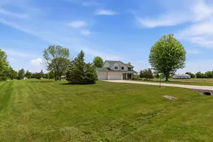 N2244 Nicole Ct, Kaukauna, WI 54130 - Photo 44