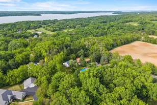 986 Indian Hills Rd, Fontana, WI 53125 - Photo 2