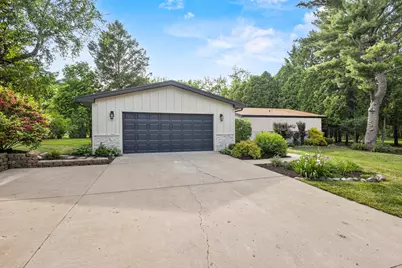 986  Indian Hills Rd, Fontana, WI 53125 - Photo 6