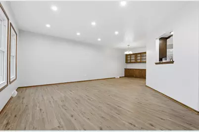 2504 N 112th St, Wauwatosa, WI 53226 - Photo 2