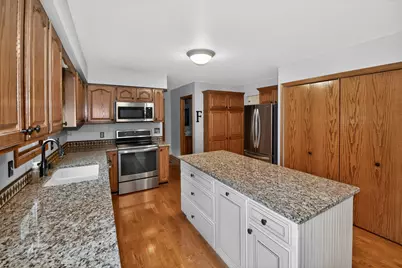 2070 S 103rd Ct, West Allis, WI 53227 - Photo 14