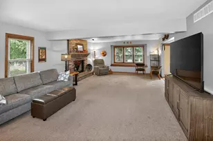 2070 S 103rd Ct, West Allis, WI 53227 - Photo 8