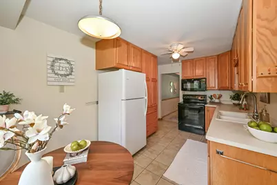 1078 N 120th St, Wauwatosa, WI 53226 - Photo 18