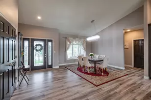 508 Forest View Dr, Holmen, WI 54636 - Photo 4
