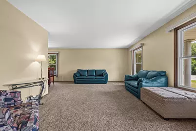 S70W22020  Alameda Dr, Vernon, WI 53103 - Photo 6