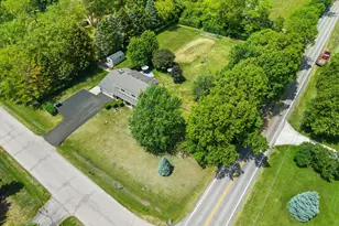 S70W22020 Alameda Dr, Vernon, WI 53103 - Photo 2
