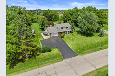 S70W22020  Alameda Dr, Vernon, WI 53103 - Photo 4