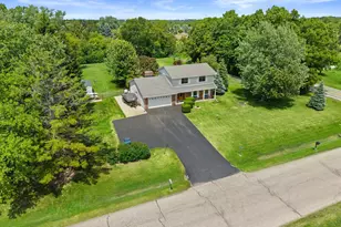 S70W22020 Alameda Dr, Vernon, WI 53103 - Photo 4