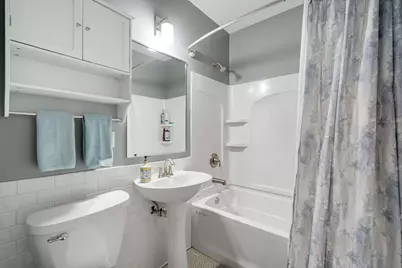3926 N Maryland Ave, Milwaukee, WI 53211 - Photo 16