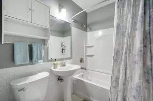 3926 N Maryland Ave, Milwaukee, WI 53211 - Photo 16