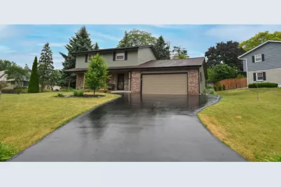 12525 W Eden Trl, New Berlin, WI 53151 - Photo 2