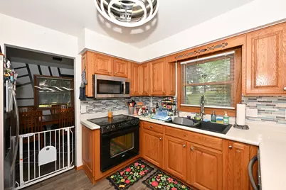 12525 W Eden Trl, New Berlin, WI 53151 - Photo 6