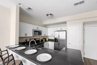 2121 S Kinnickinnic Ave #110, Milwaukee, WI 53207 - Photo 8