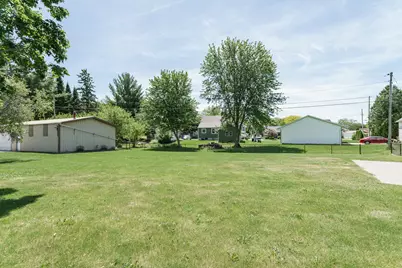 205  Marguerite Ct, Mayville, WI 53050 - Photo 12