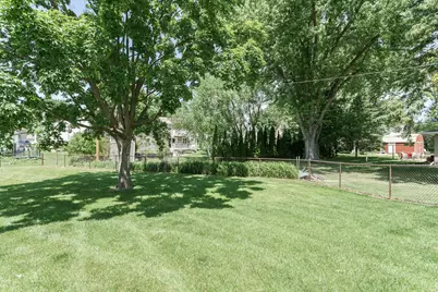 205  Marguerite Ct, Mayville, WI 53050 - Photo 10