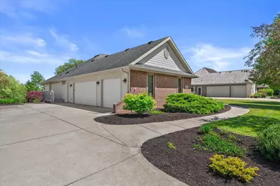 W172N7810  Shady Ln, Menomonee Falls, WI 53051 - Photo 4