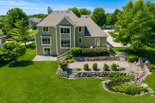 N29W26152 Coachman Dr, Pewaukee, WI 53072 - Photo 2