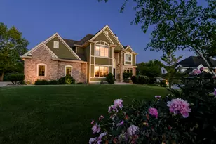 N29W26152 Coachman Dr, Pewaukee, WI 53072 - Photo 4