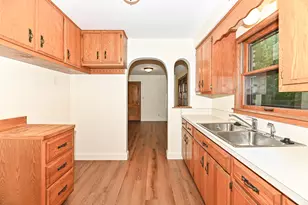 10331 W Greenwood Terrace, Milwaukee, WI 53224 - Photo 16