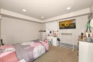 3069 S 9th Pl, Milwaukee, WI 53215 - Photo 16