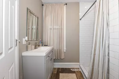 3069 S 9th Pl, Milwaukee, WI 53215 - Photo 10