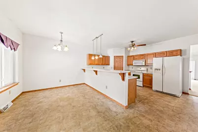 331  Lauren Ln, Watertown, WI 53094 - Photo 14