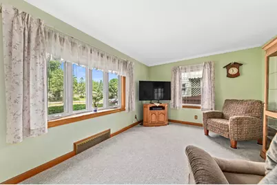 2872 S 92 St, West Allis, WI 53227 - Photo 4