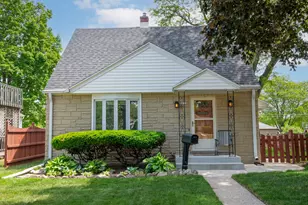 2872 S 92nd St, West Allis, WI 53227 - Photo 1