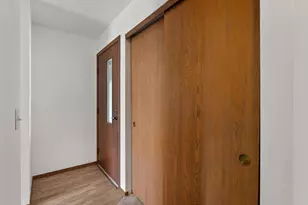 910 E Cedar Ave, Manitowoc, WI 54220 - Photo 2