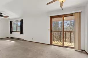 910 E Cedar Ave, Manitowoc, WI 54220 - Photo 6