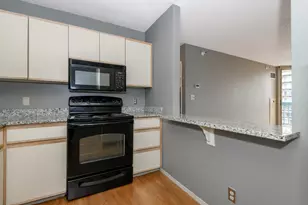 1660 N Prospect Ave, Milwaukee, WI 53202 - Photo 12