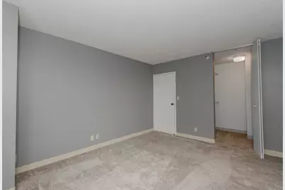 1660 N Prospect Ave #1406, Milwaukee, WI 53202 - Photo 16