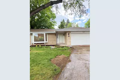 3285  Wetzel Ln, Brookfield, WI 53005 - Photo 2