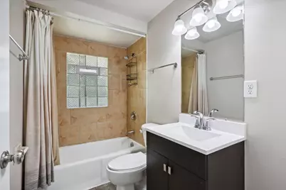 6437  Powell Pl #6439, Wauwatosa, WI 53213 - Photo 4